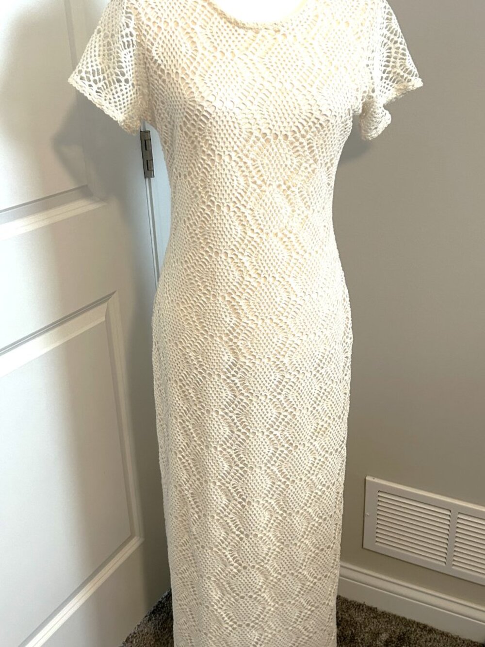 VTG Newport News ivory crochet lace maxi dress, size 6 - Picture 6 of 7